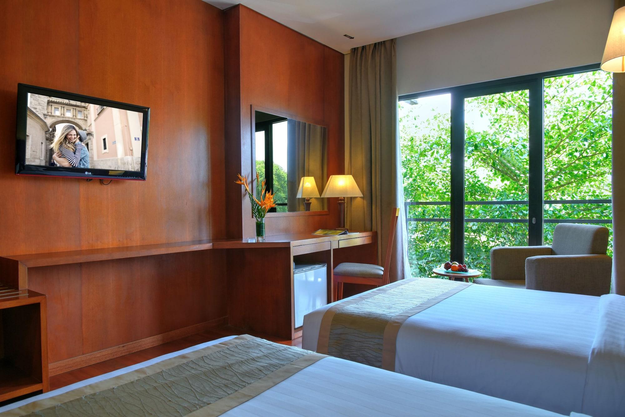 Oak Tree Emerald Hotel & Coventions Semarang Luaran gambar