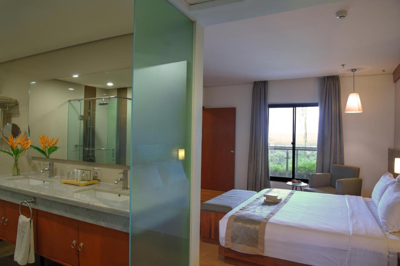 Oak Tree Emerald Hotel & Coventions Semarang Luaran gambar