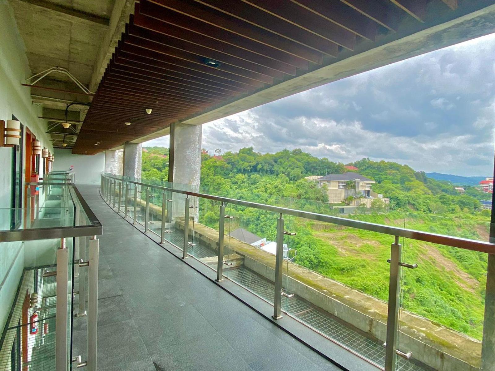 Oak Tree Emerald Hotel & Coventions Semarang Luaran gambar