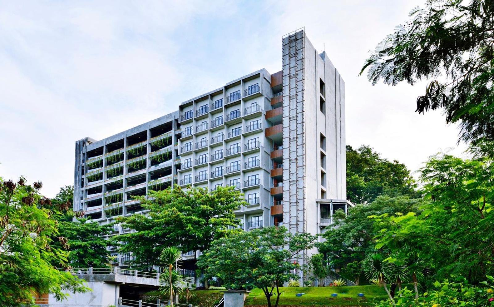 Oak Tree Emerald Hotel & Coventions Semarang Luaran gambar