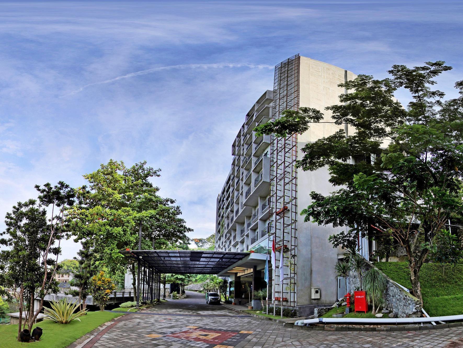Oak Tree Emerald Hotel & Coventions Semarang Luaran gambar