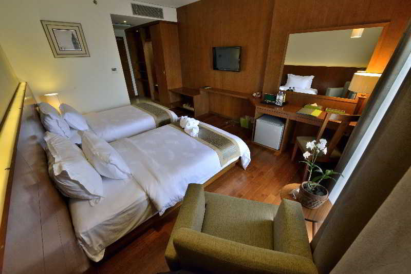 Oak Tree Emerald Hotel & Coventions Semarang Luaran gambar