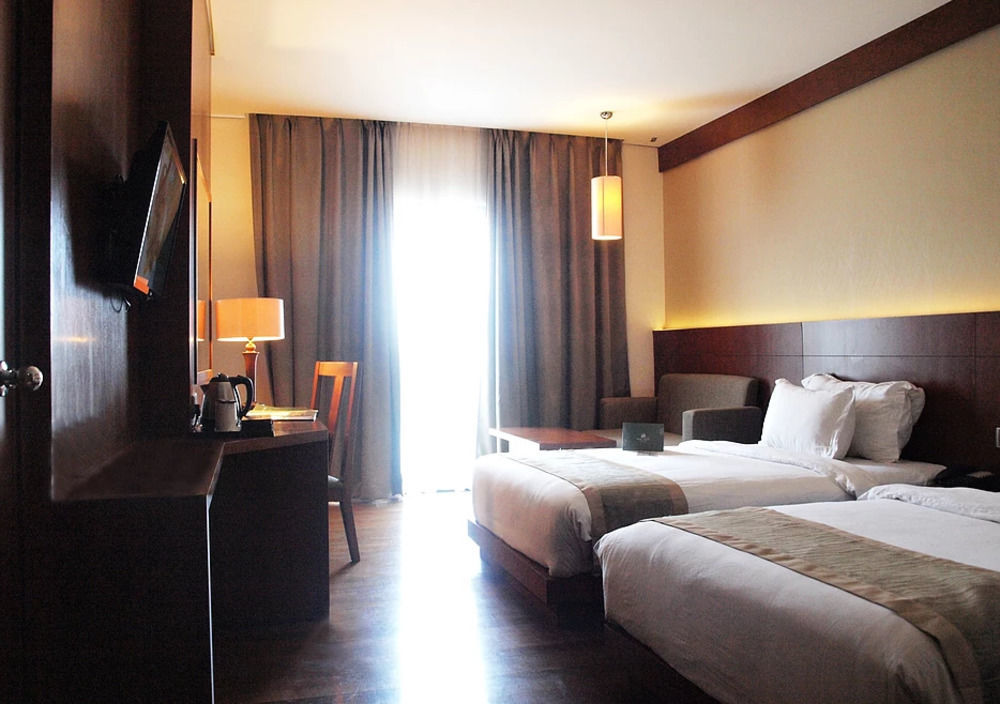 Oak Tree Emerald Hotel & Coventions Semarang Luaran gambar