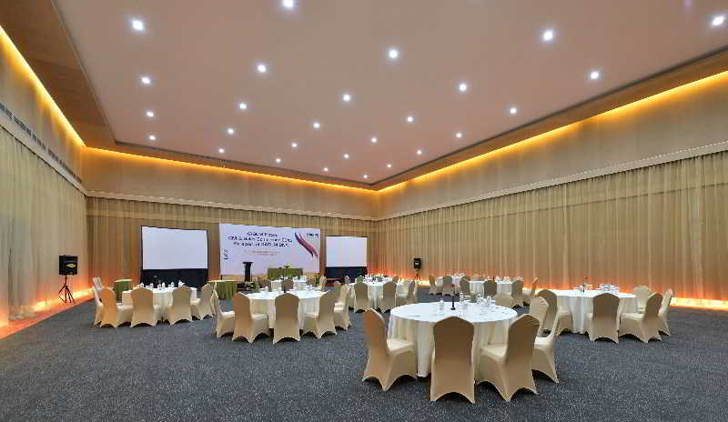 Oak Tree Emerald Hotel & Coventions Semarang Luaran gambar