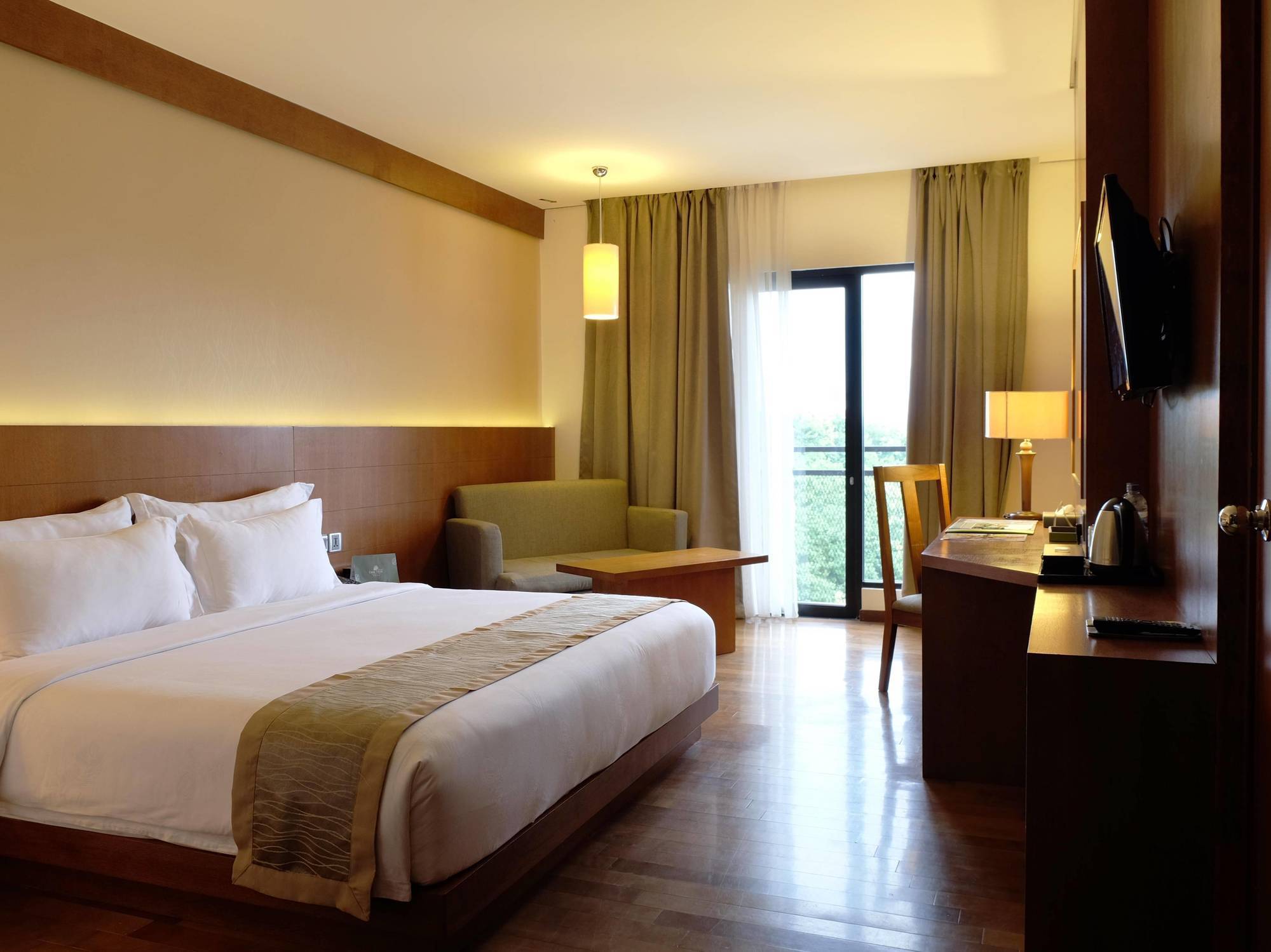 Oak Tree Emerald Hotel & Coventions Semarang Luaran gambar