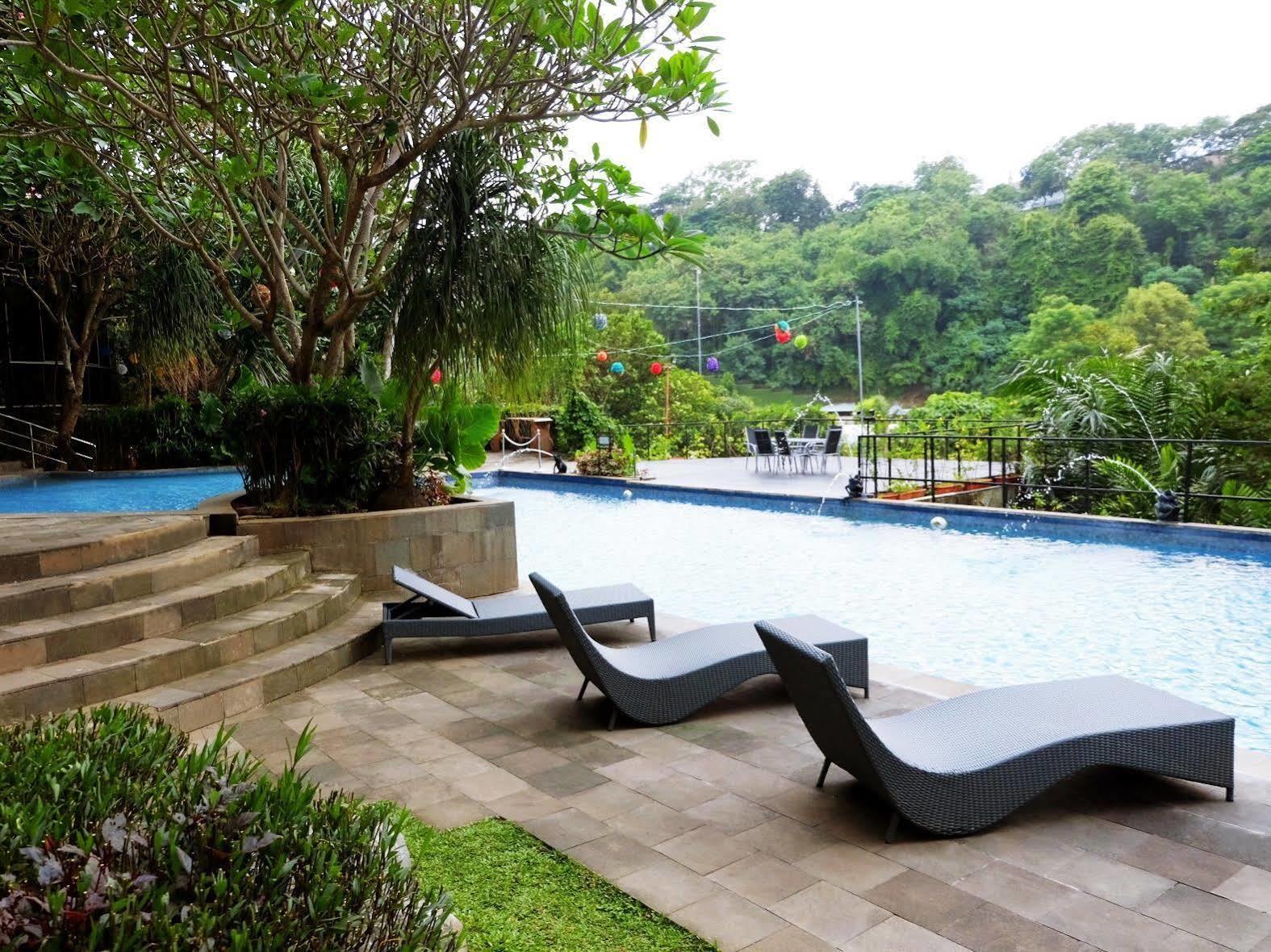 Oak Tree Emerald Hotel & Coventions Semarang Luaran gambar