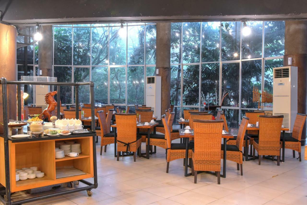 Oak Tree Emerald Hotel & Coventions Semarang Luaran gambar