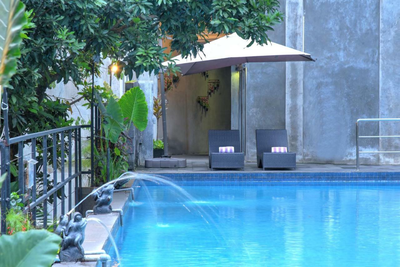 Oak Tree Emerald Hotel & Coventions Semarang Luaran gambar
